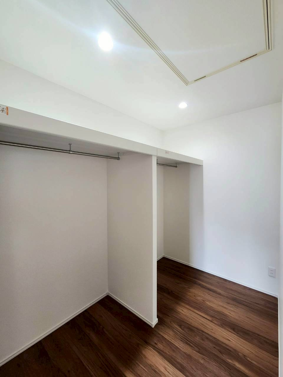 小倉南区長行西　中古戸建ての収納|2階約10帖の洋室のWIC♪