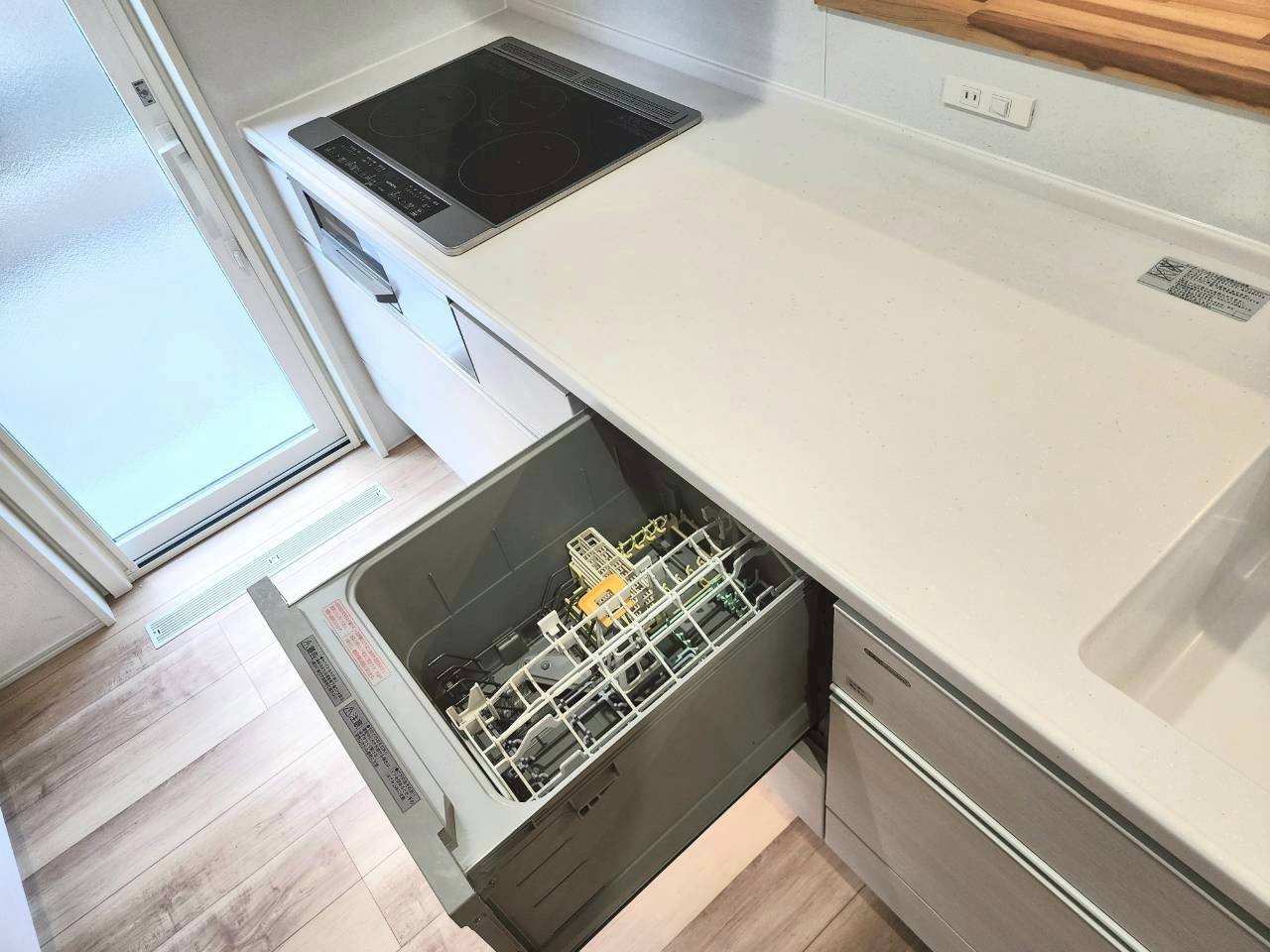 小倉南区長行西　中古戸建てのキッチン|キッチンはビルドイン食器洗浄乾燥機付き♪