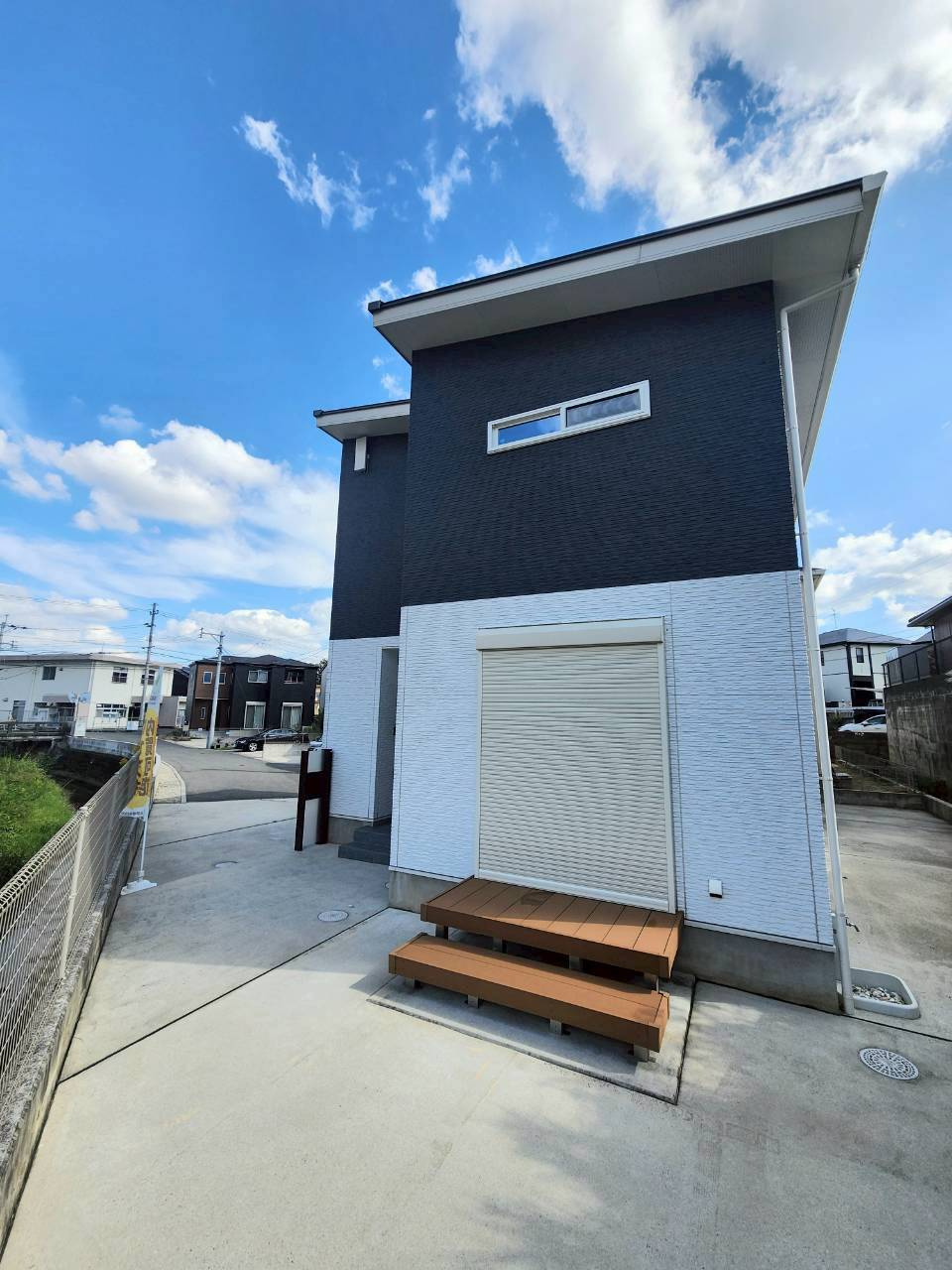 小倉南区長行西　中古戸建ての外観|ウッドデッキ付きです♪