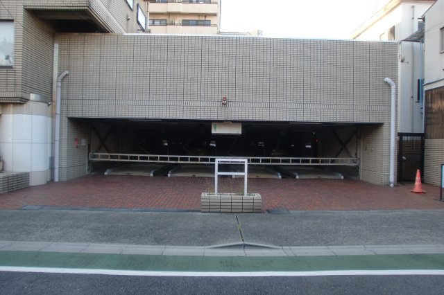 板橋区熊野町の駐車場