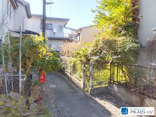 売地／富士見市鶴瀬東２丁目の前面道路含む現地写真