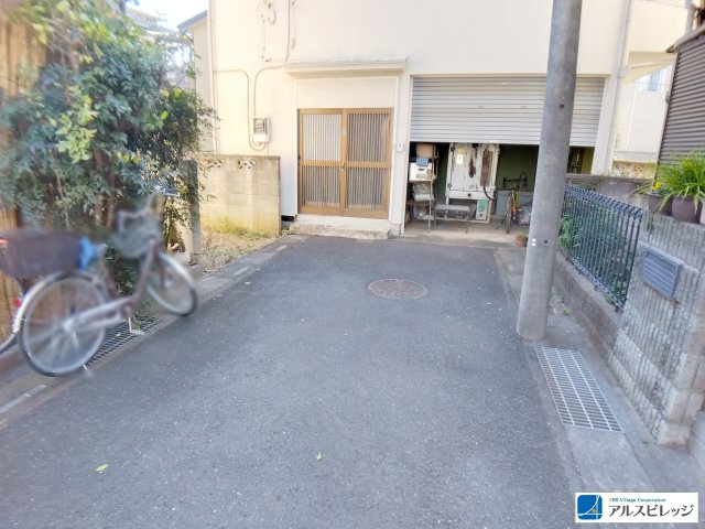 売地／富士見市鶴瀬東２丁目の前面道路含む現地写真