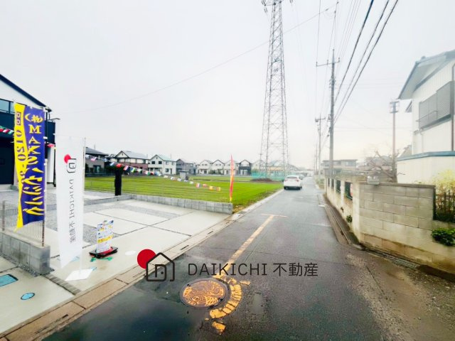 【前面道路含む現地写真】 | 桶川市末広7期　GRAFARE DESIGN　新築戸建　全2棟　2号棟