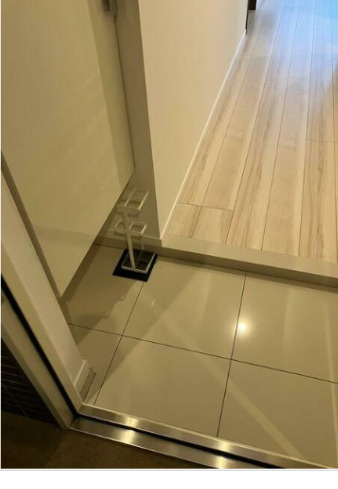 グランドハウス中目黒　ネット0　セキュリティ充実　宅配BOXの玄関