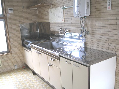 遠野市穀町の一戸建てのキッチン