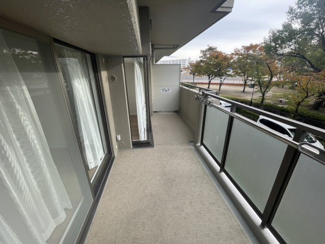 オークヒルズ香里四番館のバルコニー