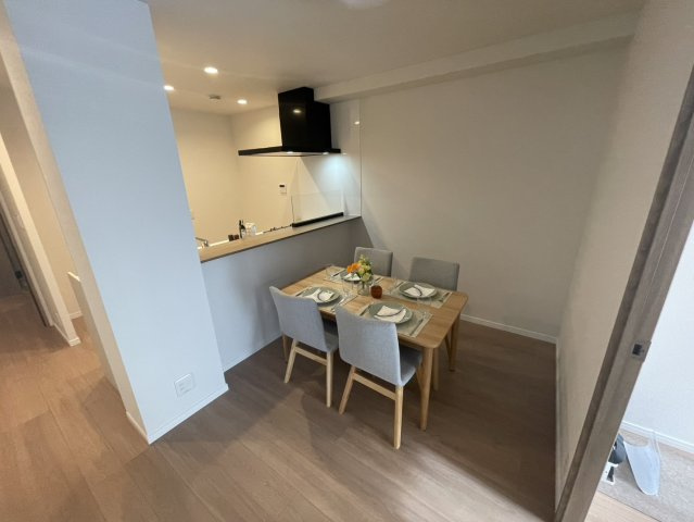 オークヒルズ香里四番館の居間・リビング