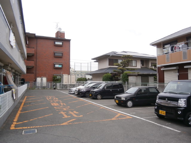 グリーンフォレストの駐車場|駐車場完備です