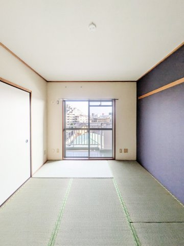 コーポレート美原の和室