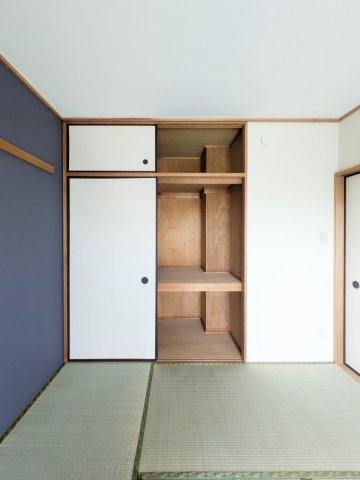 コーポレート美原の和室