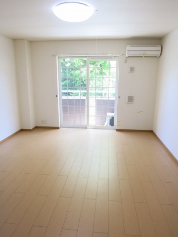 サン・ライズ（福岡町）の居間・リビング