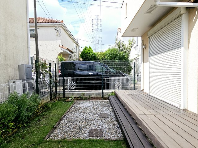 世田谷区北烏山5丁目　中古戸建の庭|お庭での家庭菜園を通じて、お子様と一緒に食育を学ぶ事もできます。