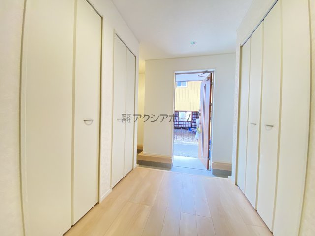 入間市東藤沢3丁目・全1棟　新築一戸建　の玄関