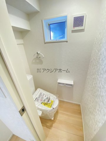 入間市東藤沢3丁目・全1棟　新築一戸建　のトイレ|1階