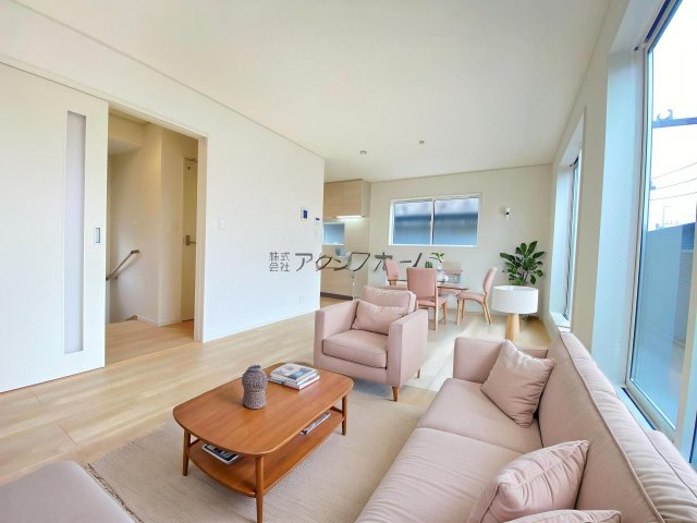 入間市東藤沢3丁目・全1棟　新築一戸建　の内装|2階LDK15.1帖（家具はCG画像での表示になります）
