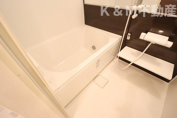 モアニおおたかの浴室|落ち着いた空間のお風呂です