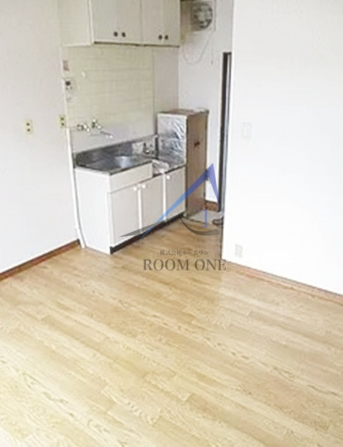 フェニックス一番館の居間・リビング|洋室のお部屋です。