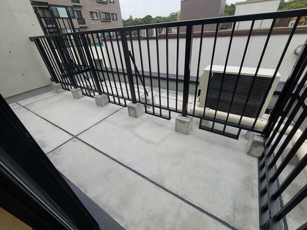 【バルコニー】