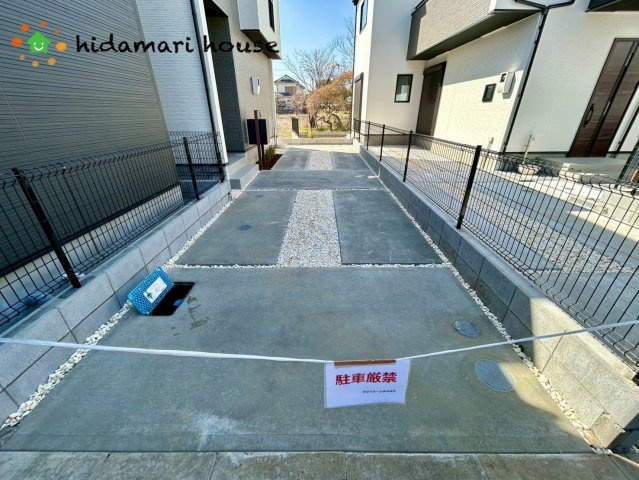 北区今羽町3期　新築戸建　グラファーレ04の前面道路含む現地写真