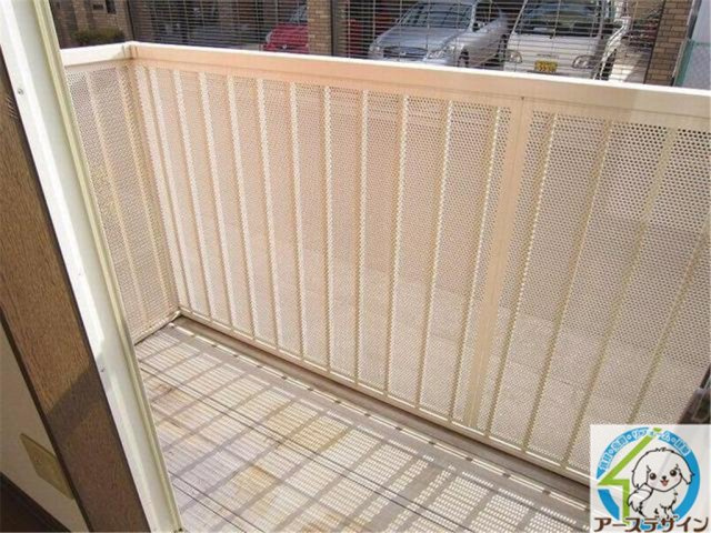 ドミールⅠのバルコニー|開放的で明るい空間を演出してくれるバルコニーです