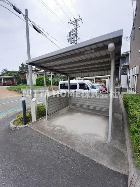 ソアーヴェのエントランス|屋根付きの駐輪場は無料です☆