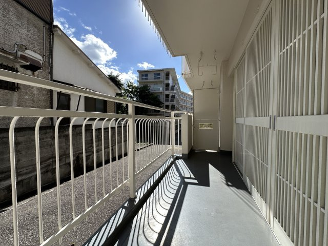 マンション朝霧3号棟のバルコニー