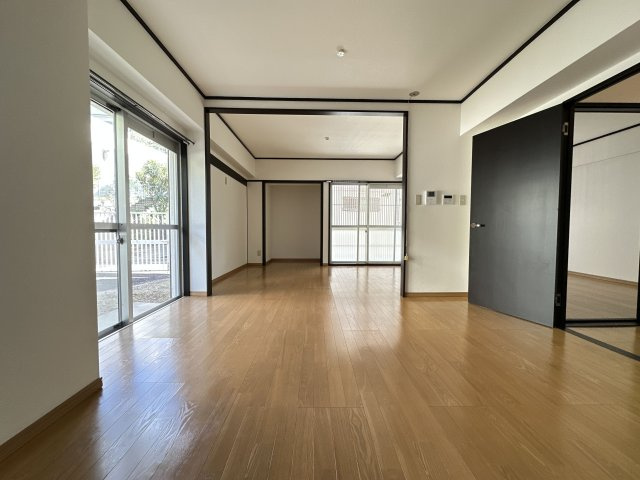 マンション朝霧3号棟の居間・リビング