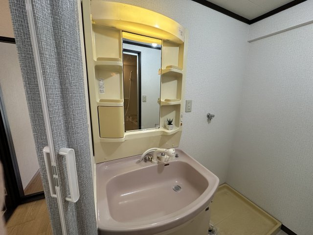 マンション朝霧3号棟の独立洗面台