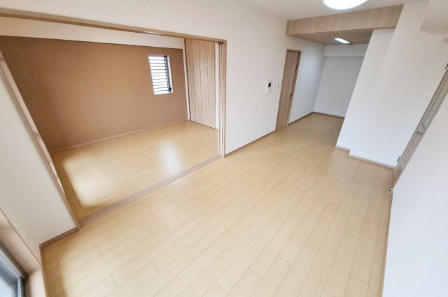 ラウムズ三国ヶ丘の居間・リビング