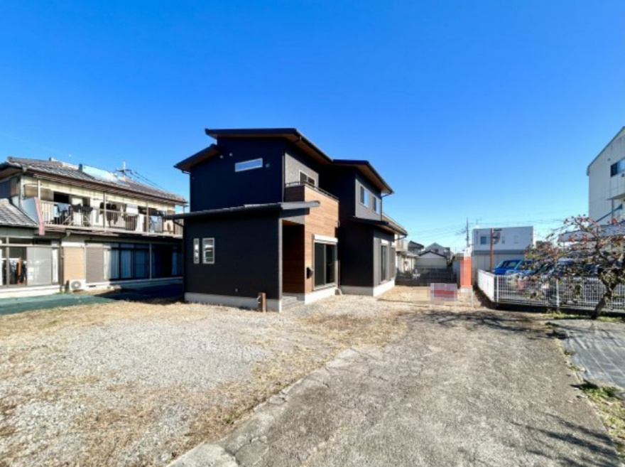 【中古戸建】高崎市吉井町吉井の外観|■外観｜特徴のある個性的な住まいと美しい街並み、そして住みやすい環境を、ぜひ現地でご覧になりませんか。お気軽にお問合せください(^^)  