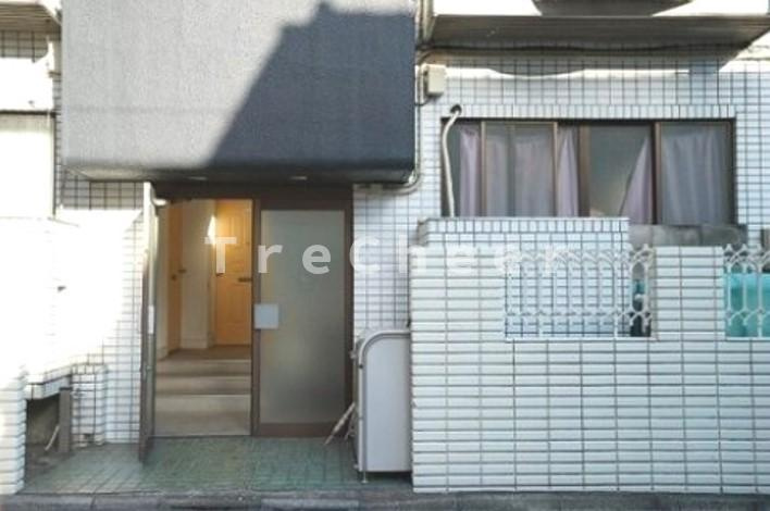 トクスケマンションのエントランス