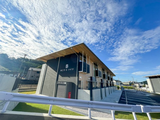 おこう仁ハイツ　A棟の外観