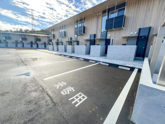 おこう仁ハイツ　A棟の駐車場