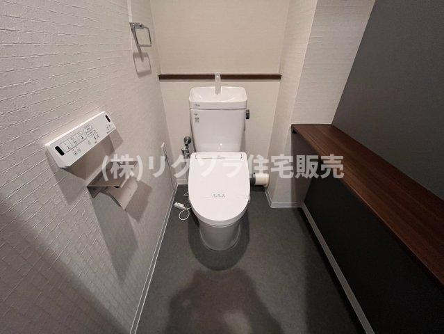 コモンシティ星田ヴェルデヒルズ5番館のトイレ|温水洗浄便座付き
■物件内覧・資金計画相談・住宅ローン相談、リフォーム相談、お問合せ受付中■
※当日・翌日のご内覧、ご相談はお電話でのお問合せがスムーズです！