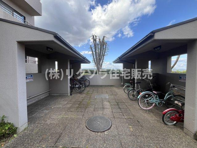 コモンシティ星田ヴェルデヒルズ5番館の駐輪場|■物件内覧・資金計画相談・住宅ローン相談、リフォーム相談、お問合せ受付中■
※当日・翌日のご内覧、ご相談はお電話でのお問合せがスムーズです！