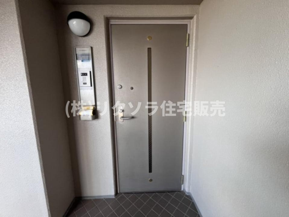 コモンシティ星田ヴェルデヒルズ5番館の玄関|■物件内覧・資金計画相談・住宅ローン相談、リフォーム相談、お問合せ受付中■
※当日・翌日のご内覧、ご相談はお電話でのお問合せがスムーズです！