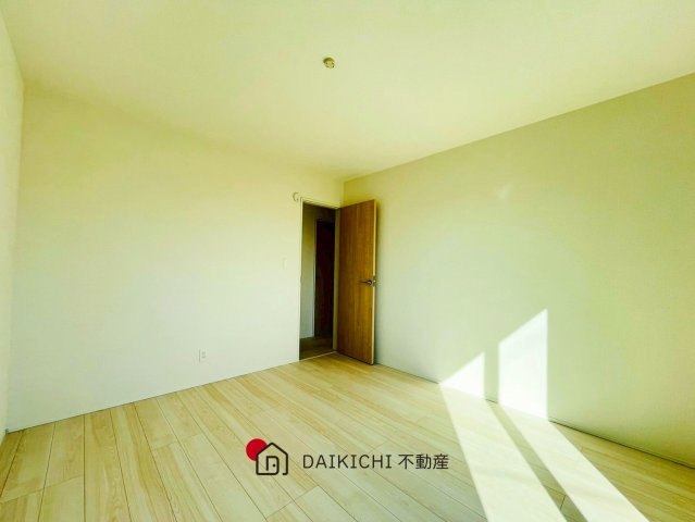 【洋室】 | 桶川市末広8期　GRAFARE DESIGN　新築戸建　全3棟　2号棟