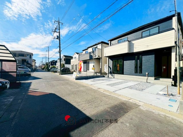 【前面道路含む現地写真】 | 桶川市末広8期　GRAFARE DESIGN　新築戸建　全3棟　2号棟