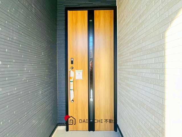 【玄関】 | 桶川市末広8期　GRAFARE DESIGN　新築戸建　全3棟　2号棟