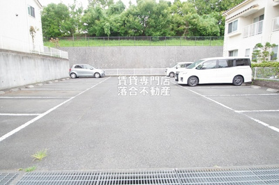 【駐車場】 | セレッソ | 敷地内駐車場完備