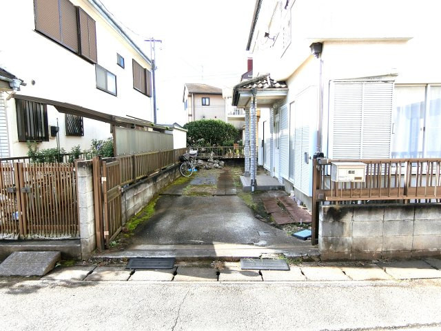 八街ほ217中古戸建の駐車場