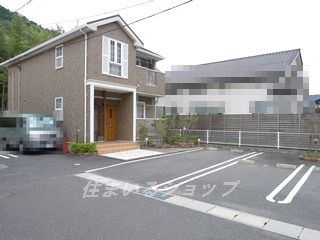 広島市安佐北区可部９丁目のアパートの駐車場