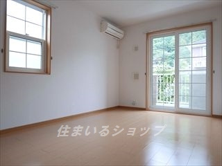 広島市安佐北区可部９丁目のアパートの居間・リビング