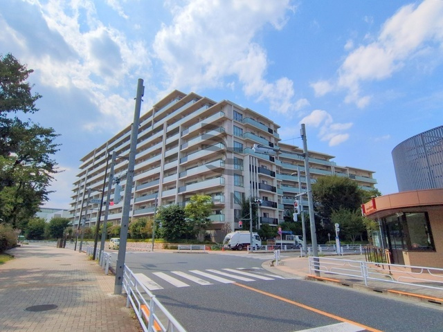 【外観】 | プレミストひばりが丘 | 街並みに映えるスタイリッシュな外観デザイン