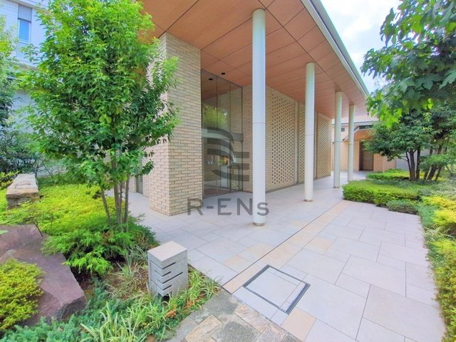 【エントランス】 | プレミストひばりが丘 | オートロック付きで安心、防犯性に優れた住まいです