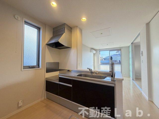 スリーゼ　Ⅰ棟のキッチン|※号室違いのお写真です。