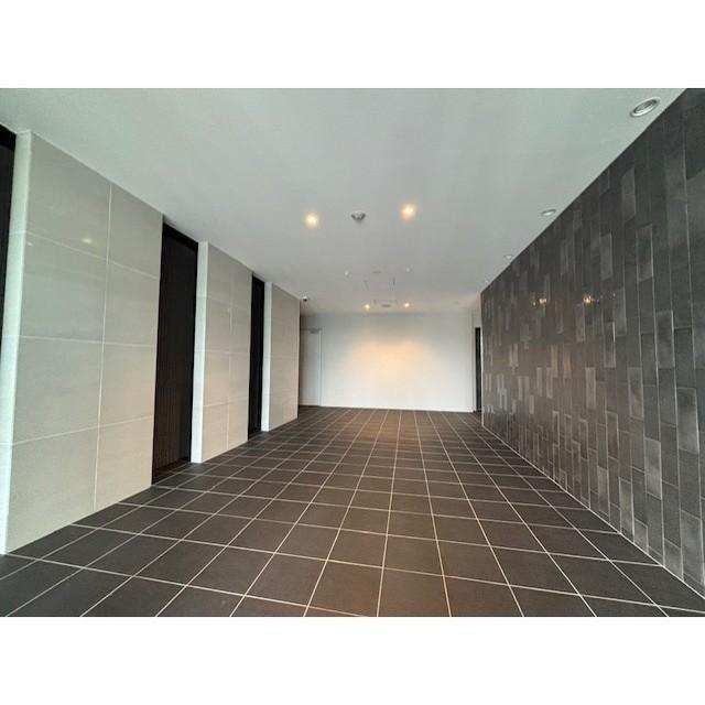 MAXIV CROS 江坂のロビー