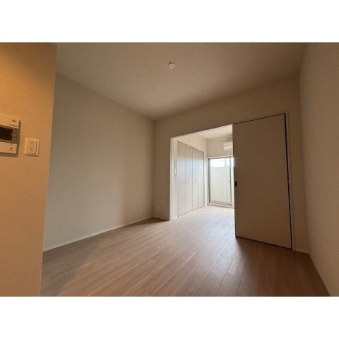 MAXIV CROS 江坂の居間・リビング