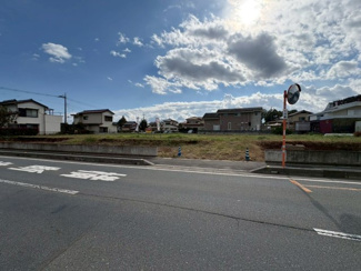 【前面道路含む現地写真】