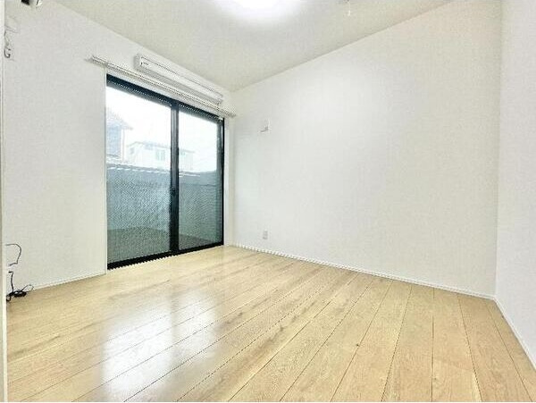 CRASTINE切戸町2丁目の居間・リビング